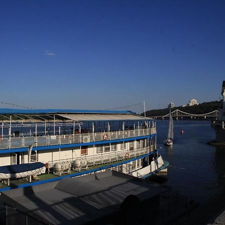 Hotel Bogdan Khmelnytskyi Kyjev Exteriér fotografie