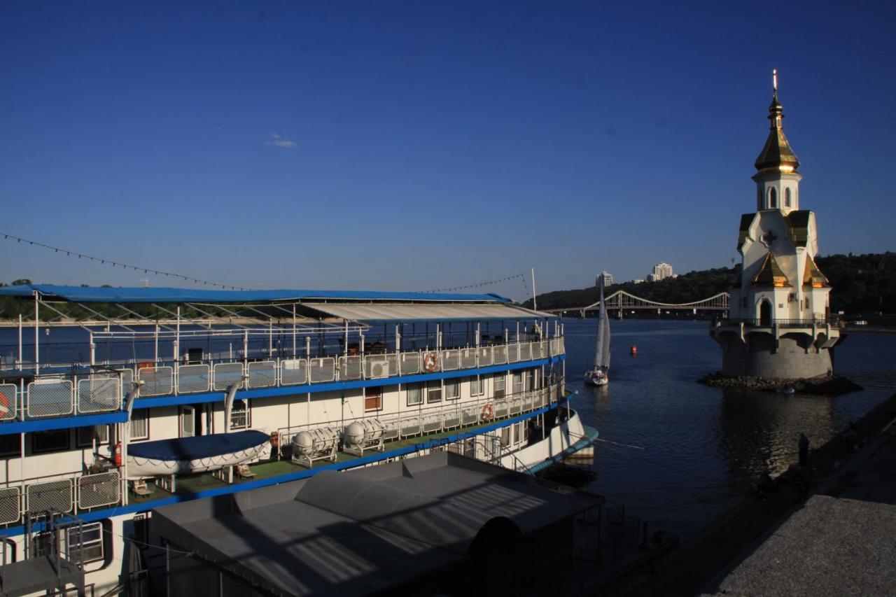 Hotel Bogdan Khmelnytskyi Kyjev Exteriér fotografie